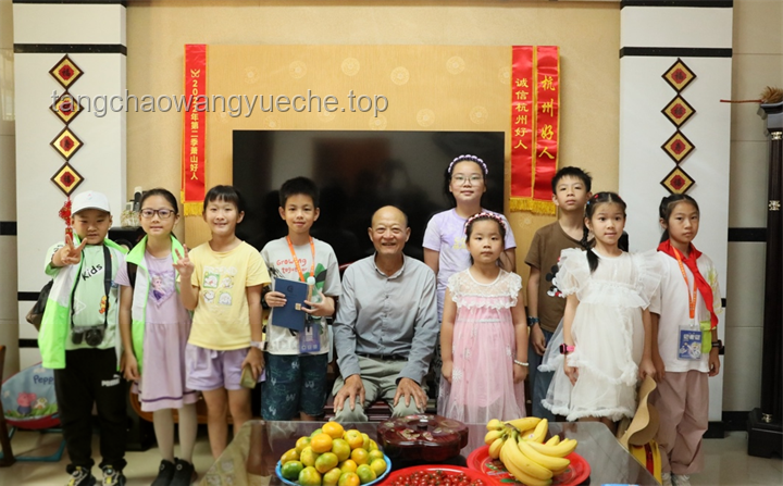 堅(jiān)守正直家風(fēng)，黃楊鈿甜家庭的成長啟示錄