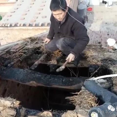 房頂?shù)耐咂瑫?huì)滑落?還是你有辦法!?, 逆向思維, 跨界融合, 創(chuàng)新解決方案, 預(yù)防性設(shè)計(jì) 房頂?shù)耐咂瑫?huì)滑落?還是你有辦法!?, 逆向思維, 跨界融合, 創(chuàng)新解決方案, 預(yù)防性設(shè)計(jì)
