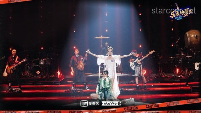 **鳳凰傳奇演唱會破紀錄：創(chuàng)新思維點燃音樂盛宴?**