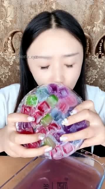**從“牙爛人胖”到網(wǎng)紅蛻變:鳳姐如何啟示我們的創(chuàng)新思維?** **從“牙爛人胖”到網(wǎng)紅蛻變:鳳姐如何啟示我們的創(chuàng)新思維?**