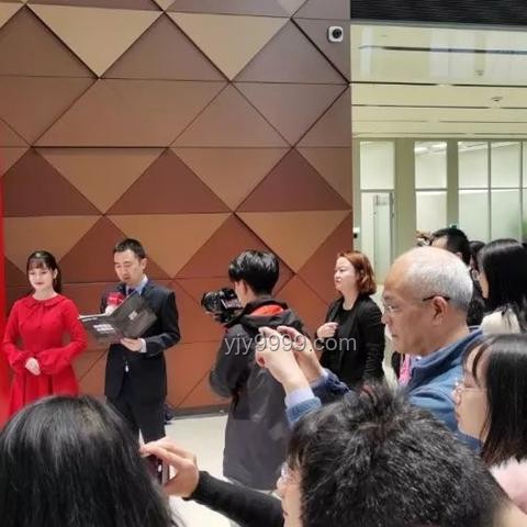 ??半導(dǎo)體設(shè)計(jì)“斷供”下的創(chuàng)新突圍:EDA軟件升級暫停后的N種可能? ??半導(dǎo)體設(shè)計(jì)“斷供”下的創(chuàng)新突圍:EDA軟件升級暫停后的N種可能?