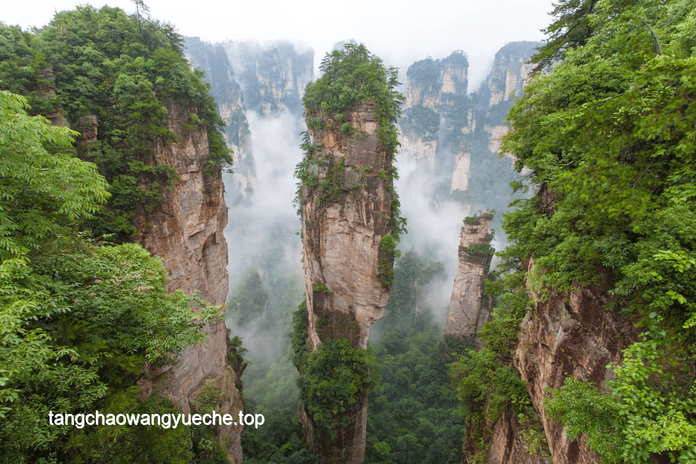 張家界溶洞污染之痛：7層樓高垃圾堆的反思與責(zé)任