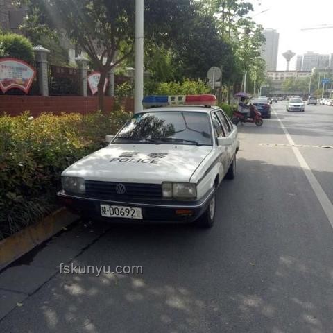 網(wǎng)紅違停跳警車(chē)：創(chuàng)新視野下的社會(huì)規(guī)則重塑