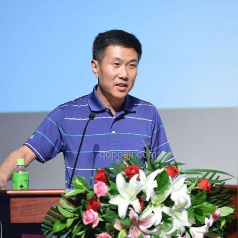 清華計算機(jī)入學(xué)教育：科研經(jīng)驗分享案例研究
