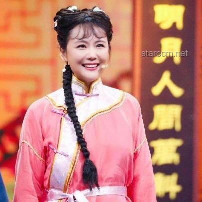 《還珠格格》原版與新版對(duì)比分析:經(jīng)典與創(chuàng)新的碰撞 《還珠格格》原版與新版對(duì)比分析:經(jīng)典與創(chuàng)新的碰撞