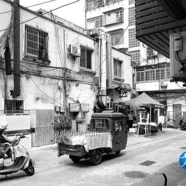 游客飯店門口停車被打，當地回應及解決方案