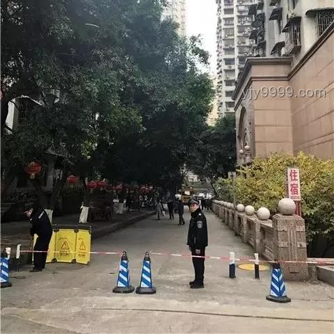 違停車堵住消防車被掀翻:解決方案與預(yù)防策略 違停車堵住消防車被掀翻:解決方案與預(yù)防策略