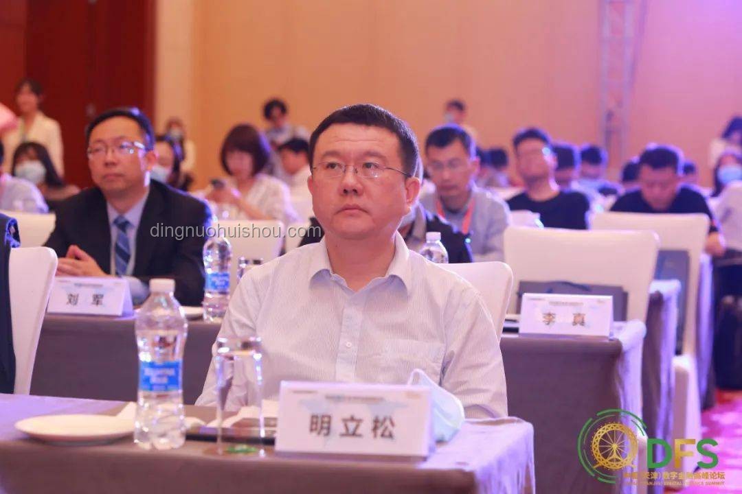 放下手機(jī)找張桌子挑戰(zhàn):實體桌游行業(yè)復(fù)興與數(shù)字化轉(zhuǎn)型 放下手機(jī)找張桌子挑戰(zhàn):實體桌游行業(yè)復(fù)興與數(shù)字化轉(zhuǎn)型