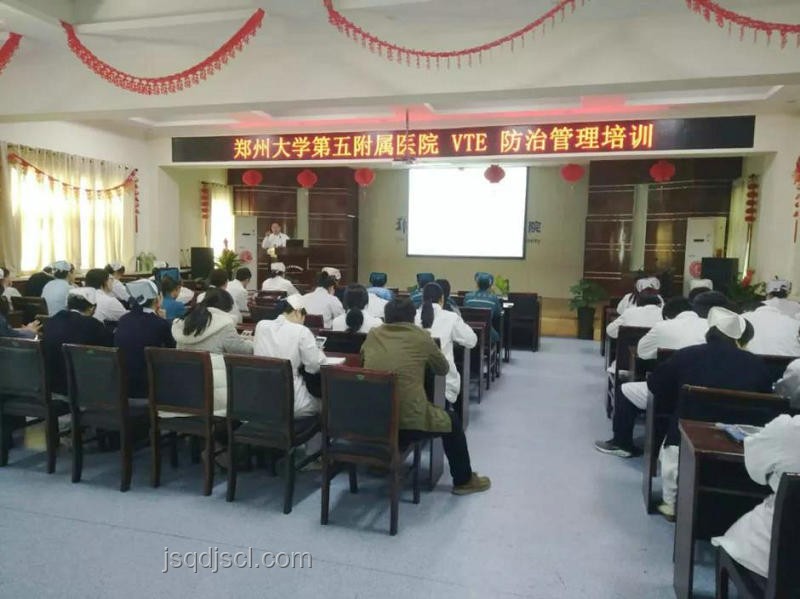 男子運(yùn)動拉伸安全指南:預(yù)防肺動脈栓塞風(fēng)險(xiǎn) 男子運(yùn)動拉伸安全指南:預(yù)防肺動脈栓塞風(fēng)險(xiǎn)