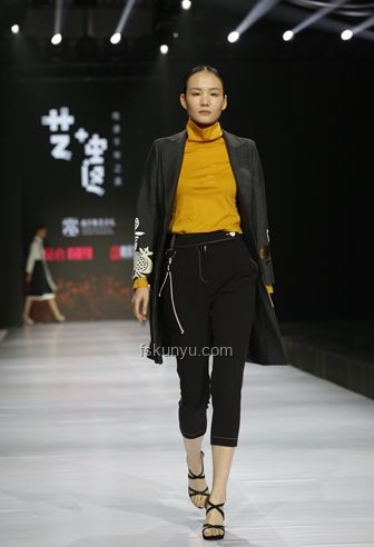 登陸少年時裝周：跨界童真，重塑時尚新紀(jì)元