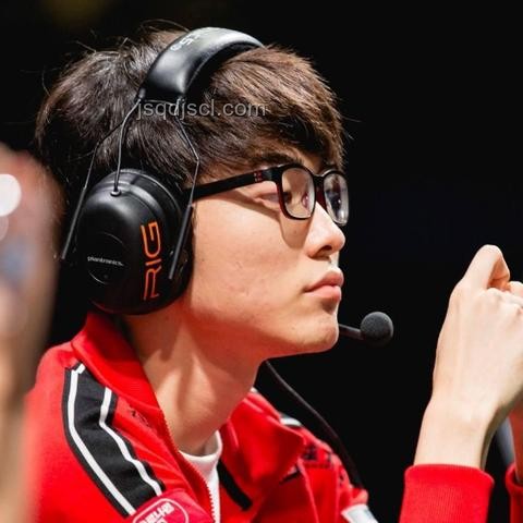 Zeus選擇隊伍的正確性探討:后悔與否的多維度分析 Zeus選擇隊伍的正確性探討:后悔與否的多維度分析