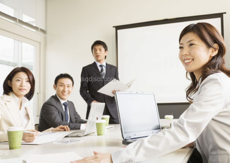 職場智慧：領(lǐng)導(dǎo)詢問敏感話題應(yīng)對策略