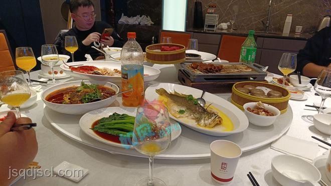 大批美軍曬豪華大餐,是否預(yù)示戰(zhàn)爭臨近? 大批美軍曬豪華大餐,是否預(yù)示戰(zhàn)爭臨近?