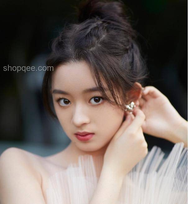 黃楊鈿甜新劇開(kāi)播:輿論風(fēng)波后的演藝趨勢(shì)預(yù)測(cè) 黃楊鈿甜新劇開(kāi)播:輿論風(fēng)波后的演藝趨勢(shì)預(yù)測(cè)