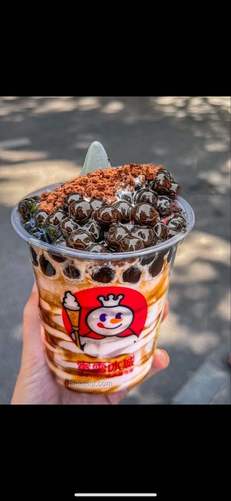蜜雪冰城創(chuàng)始人晉升河南新首富:茶飲行業(yè)的創(chuàng)富傳奇 蜜雪冰城創(chuàng)始人晉升河南新首富:茶飲行業(yè)的創(chuàng)富傳奇