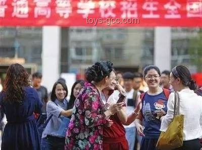 女生高考752分驚呼:分?jǐn)?shù)太可怕,決定不再查分 女生高考752分驚呼:分?jǐn)?shù)太可怕,決定不再查分