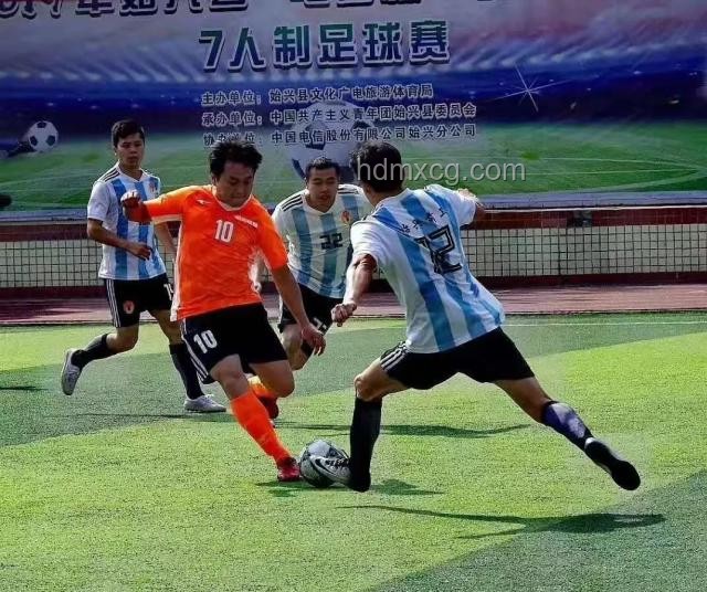 鹽城隊(duì)2比0鎮(zhèn)江隊(duì)登頂榜首：足球比賽勝利攻略