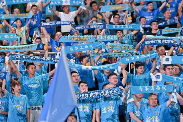 南通隊(duì)4比0宿遷隊(duì)：足球比賽勝利全攻略