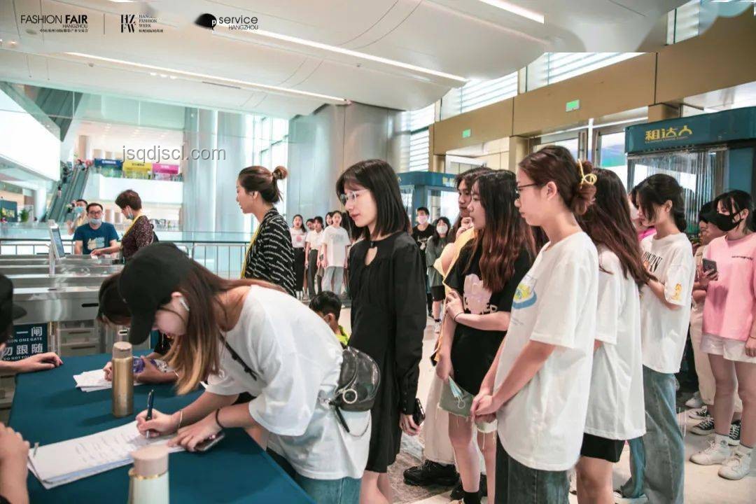 多地解禁，中華田園犬的“創(chuàng)新歸途”之旅，跨界重塑寵物文化