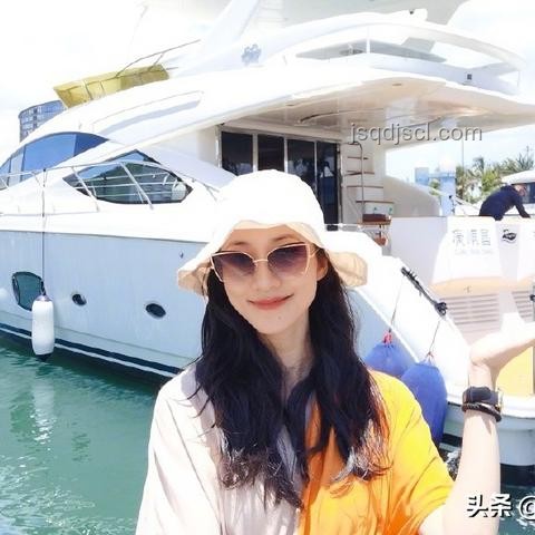 韓雪文物前使用強(qiáng)光拍攝事件對(duì)比分析:公眾行為與文物保護(hù) 韓雪文物前使用強(qiáng)光拍攝事件對(duì)比分析:公眾行為與文物保護(hù)