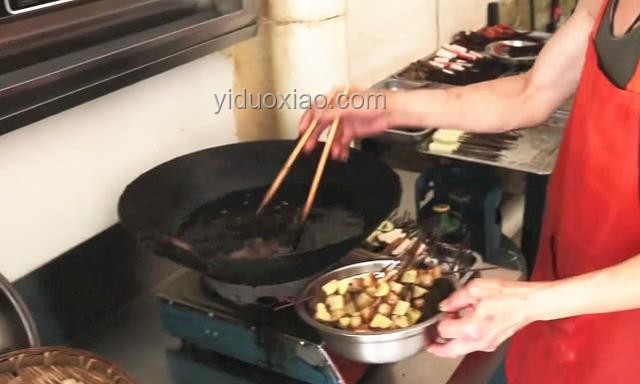 老式棒棒雞：3秒挑戰(zhàn)，小學生的“崩潰”日常??