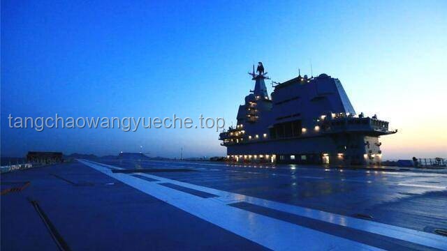 山東艦雄姿初現(xiàn)：未來航母發(fā)展趨勢預(yù)測