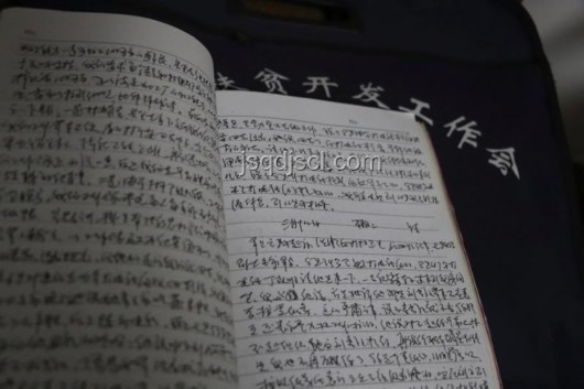 日記文化的情感經(jīng)濟崛起,被靜靜的日記暖到流淚背后的行業(yè)洞察 日記文化的情感經(jīng)濟崛起,被靜靜的日記暖到流淚背后的行業(yè)洞察