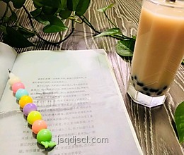 在家自制夏日首杯珍珠奶茶的案例研究 在家自制夏日首杯珍珠奶茶的案例研究