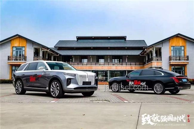 240萬粉絲UP主座駕揭秘:軍火區(qū)老李船長引領(lǐng)新風(fēng)尚? 240萬粉絲UP主座駕揭秘:軍火區(qū)老李船長引領(lǐng)新風(fēng)尚?
