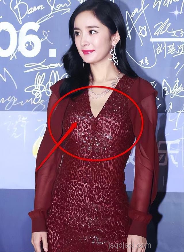 楊冪“露奶裙”風波:透視女性穿衣自由與社會審視 楊冪“露奶裙”風波:透視女性穿衣自由與社會審視