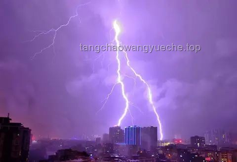 大連一夜之間閃電7694次,高頻率雷電現(xiàn)象解析與應(yīng)對 大連一夜之間閃電7694次,高頻率雷電現(xiàn)象解析與應(yīng)對
