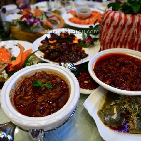 花8000收徒VS傳統(tǒng)師徒制:待遇拉滿的利弊分析 花8000收徒VS傳統(tǒng)師徒制:待遇拉滿的利弊分析