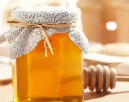 清除蜂場(chǎng)虎頭蜂，安全請(qǐng)它回家喝“燒酒”