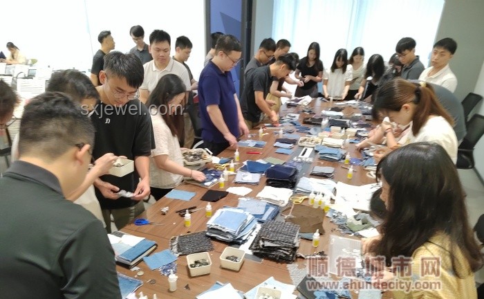 餐館剪彩新視角：楊少華無異常背后的創(chuàng)新啟示，跨界思維