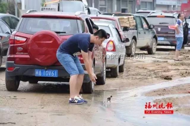 外賣員被沖下水道溺亡？真相揭秘，謠言止于智者