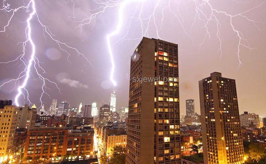 深圳3小時(shí)閃電1206次：極端天氣下的城市應(yīng)對(duì)與趨勢分析