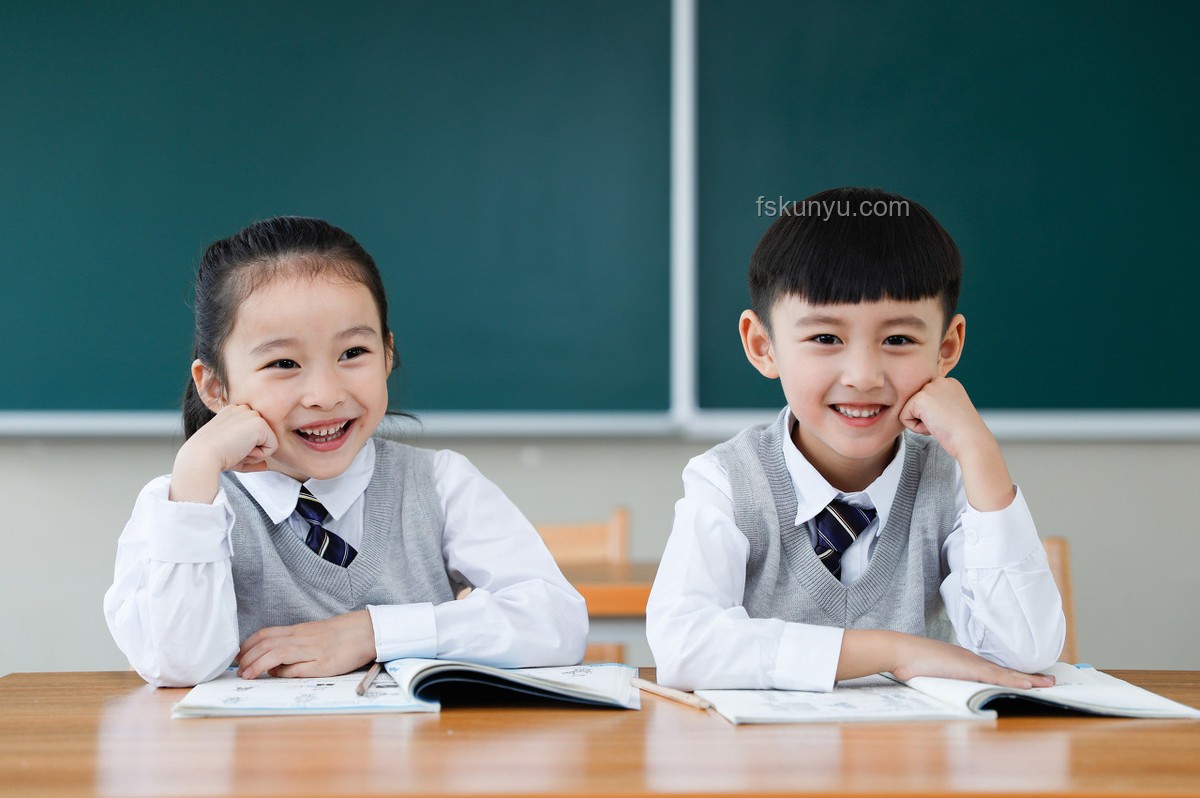 抑郁癥少年與老師的批評:站在一起的重要性研究 抑郁癥少年與老師的批評:站在一起的重要性研究
