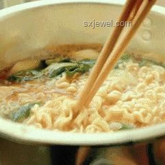 腐乳VS方便面調(diào)料,現(xiàn)代食品科技下的鮮味大比拼?? 腐乳VS方便面調(diào)料,現(xiàn)代食品科技下的鮮味大比拼??