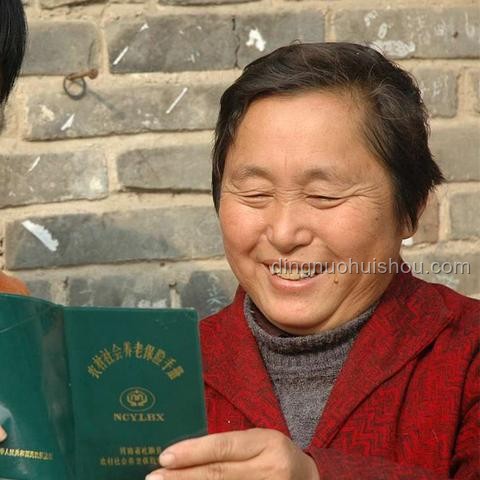 前央視主持人李思思帶娃出國度假方式深度剖析 前央視主持人李思思帶娃出國度假方式深度剖析