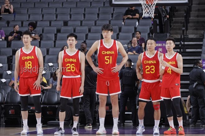 NBA夏季聯(lián)賽新星閃耀:楊瀚森首秀引領(lǐng)開拓者大勝勇士 NBA夏季聯(lián)賽新星閃耀:楊瀚森首秀引領(lǐng)開拓者大勝勇士