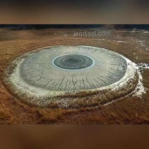 三星折疊屏新飛躍:卷薄機(jī)身與火山引擎的跨界交響 三星折疊屏新飛躍:卷薄機(jī)身與火山引擎的跨界交響