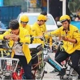 “外賣補(bǔ)貼大戰(zhàn)”重啟影響分析:慘烈競爭下的市場考量 “外賣補(bǔ)貼大戰(zhàn)”重啟影響分析:慘烈競爭下的市場考量